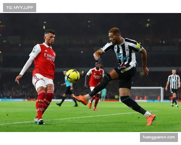 阿森纳压缩禁区空间策略 通过边路球员快速推进实现高效反击 阿森纳压缩禁区空间策略 通过边路球员快速推进实现高效反击